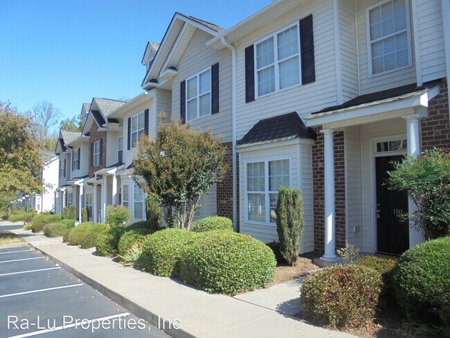 Building Photo - 2 br, 2.5 bath House - 110 Humberside Dr.