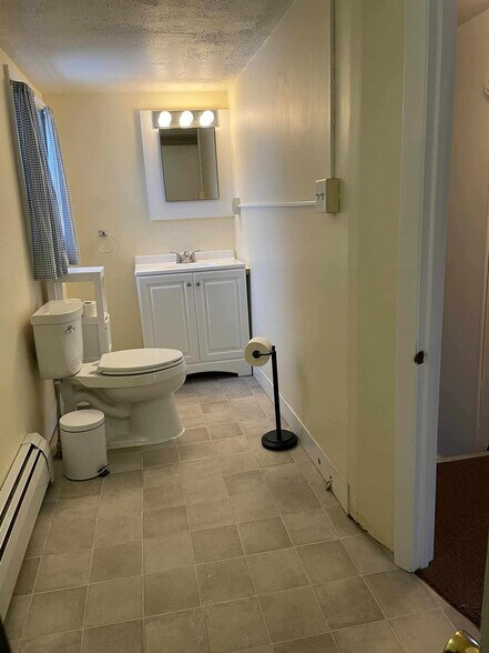 Building Photo - 87 Lincoln Ave