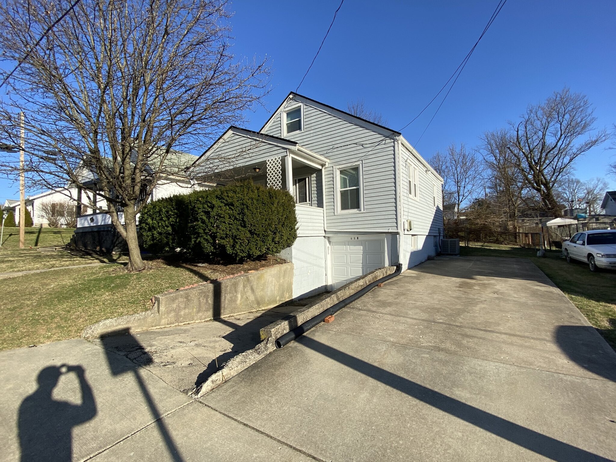 Building Photo - 705 Maple Ave