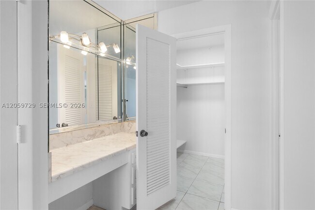 Building Photo - 1849 S Ocean Dr