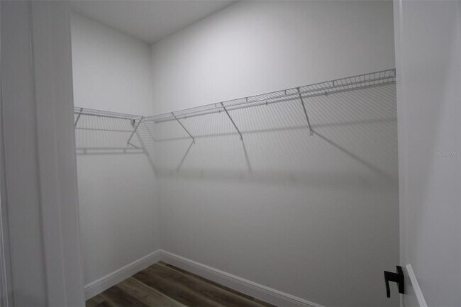 Building Photo - 9118 N Cortlandt Dr