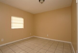 Building Photo - 2460 W Shane St