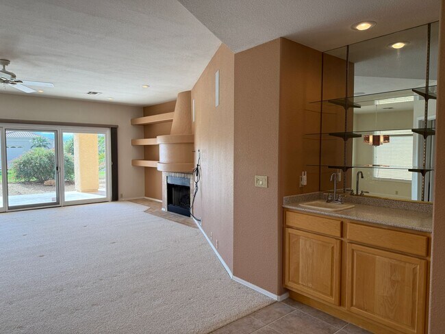 Building Photo - Pending - Long term