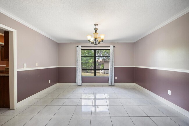 Building Photo - 4928 Marbella Rd S