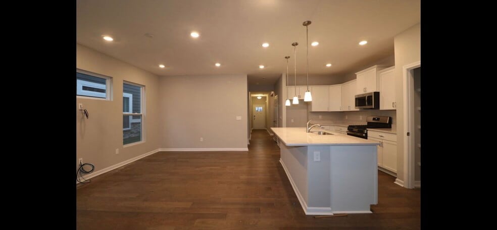 Building Photo - 1701 Glade Valley Dr