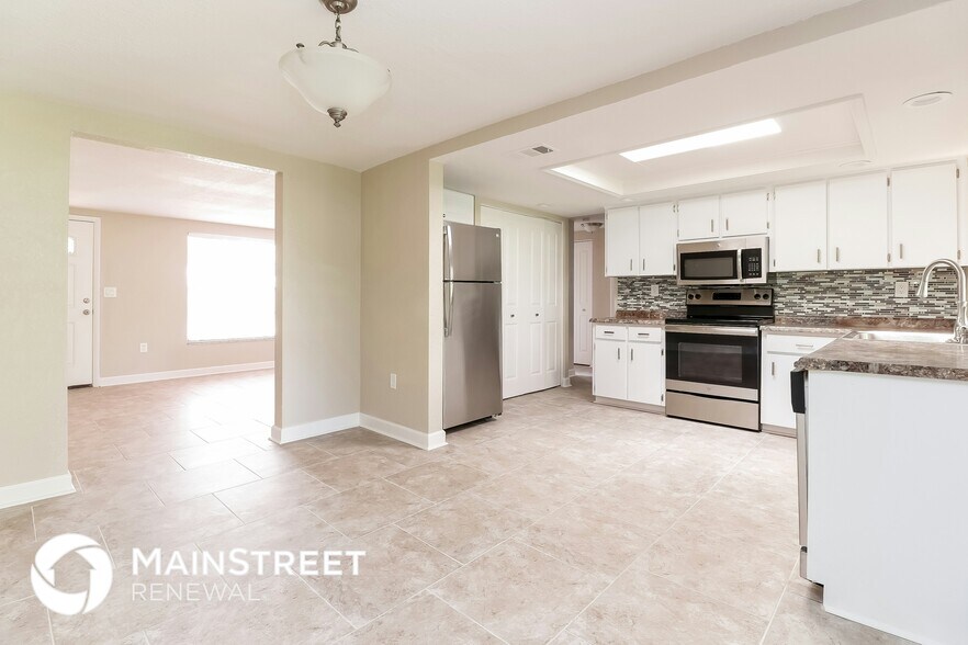 Building Photo - 7824 Cherrytree Ln