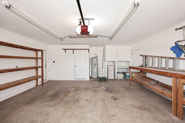Building Photo - 1627 E Redfield Rd