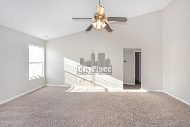 Building Photo - 5639 Wood Hollow Dr