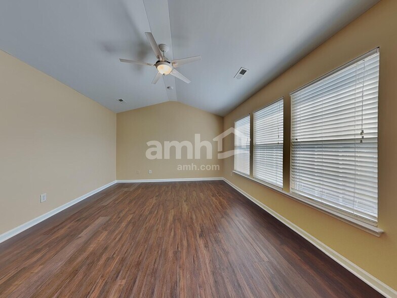 Building Photo - 1432 Cantwell Ct