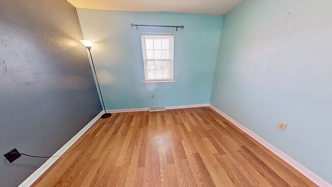 Building Photo - Single Family Raised Rancher with Fenced-In Yard