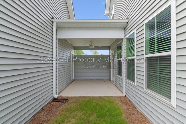 Building Photo - 204 White Oak Gdn Wy