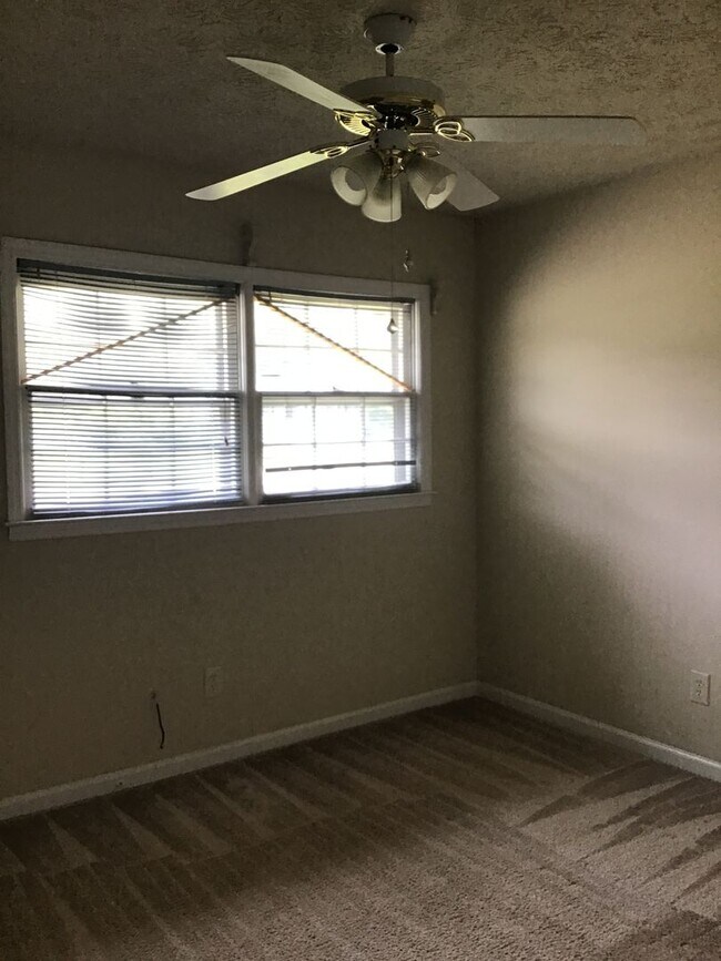 Building Photo - Dorsett6863