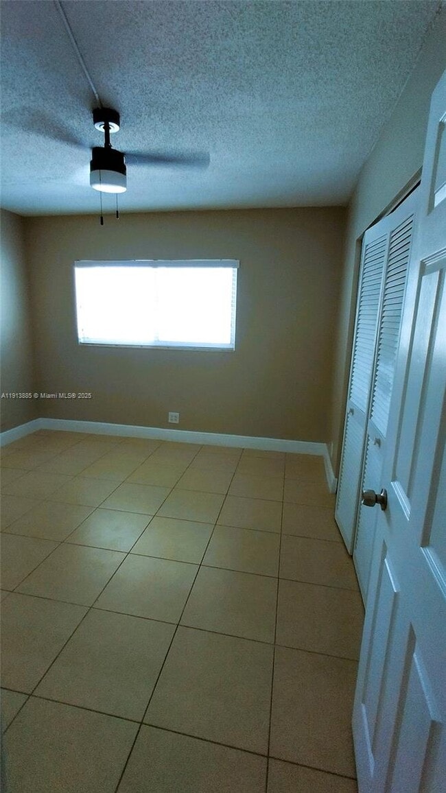 Building Photo - 715 NE 2nd Ave