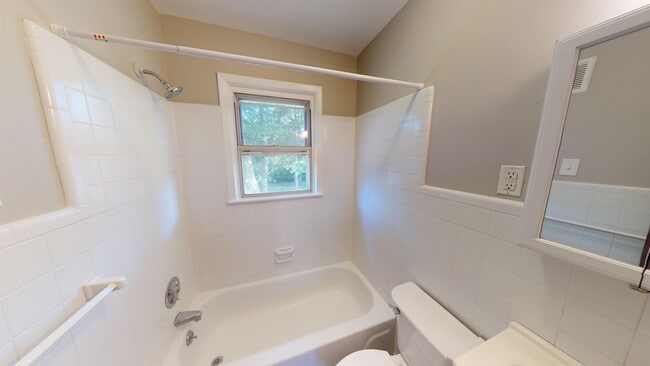 Building Photo - 505 Brooke Ave