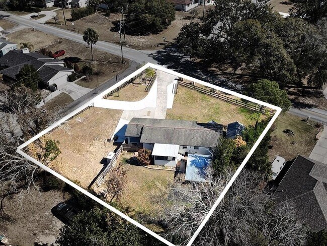 Building Photo - 2304 Country Club Rd