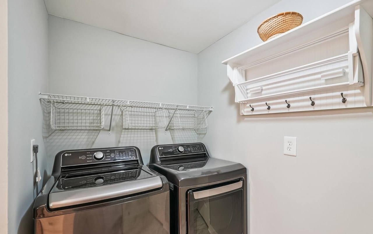 Building Photo - 276 W Meadowland Ln