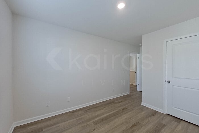 Building Photo - 117 Inez Ave