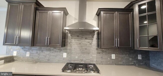 Building Photo - 4940 MacDonough Pl