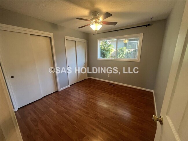 Building Photo - 11200 SW 83rd Ave