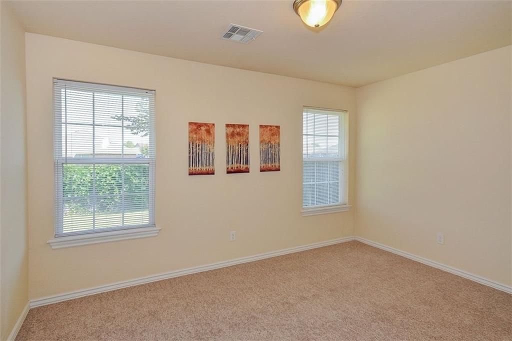 Building Photo - 913 Eagle Cliff Dr