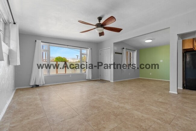 Building Photo - Two Bedroom Home with Guest House