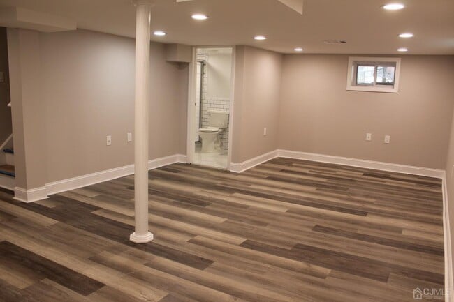 Building Photo - 147 Clinton St