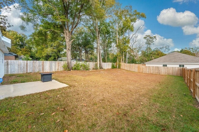 Building Photo - 691 S 11th St