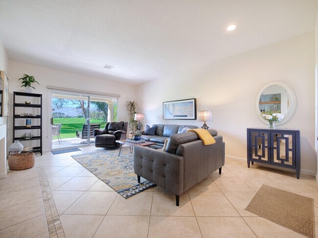 Building Photo - 127 Villa Ct