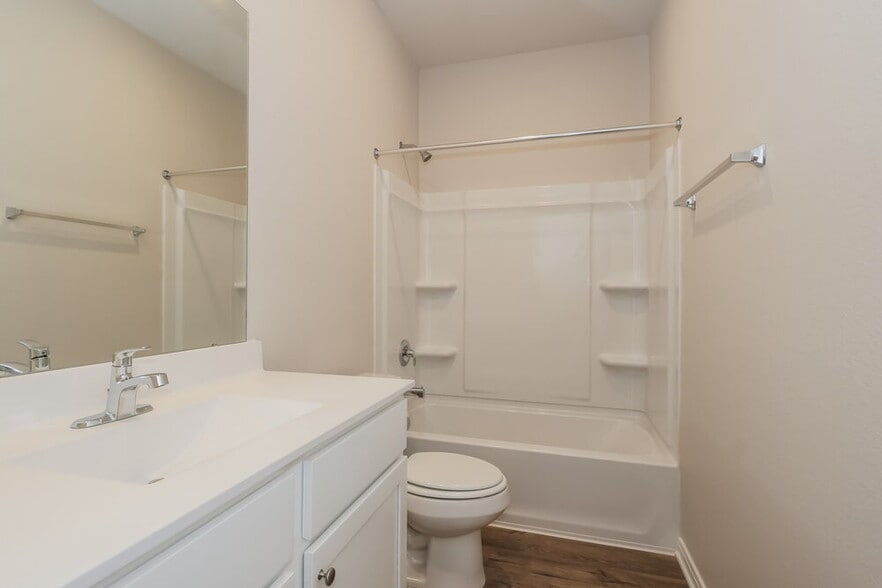 Building Photo - 15667 Plum Brk Dr