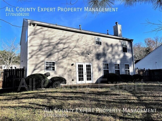 Building Photo - 520 Lazy River Ln