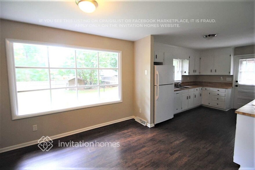 Building Photo - 1447 McIlroy Rd