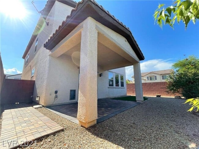 Building Photo - Modern Designed Home in a Cul-De-Sac within a Gated Southwest Community