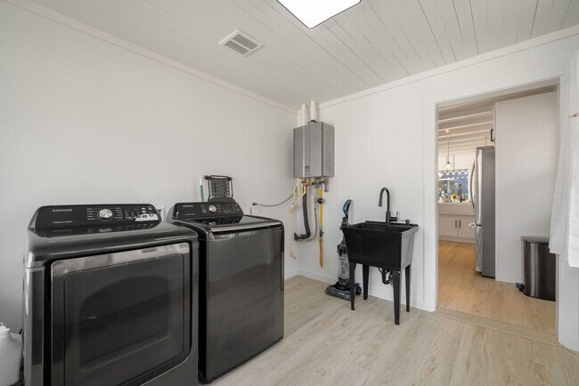 Building Photo - 3413 N 8th St