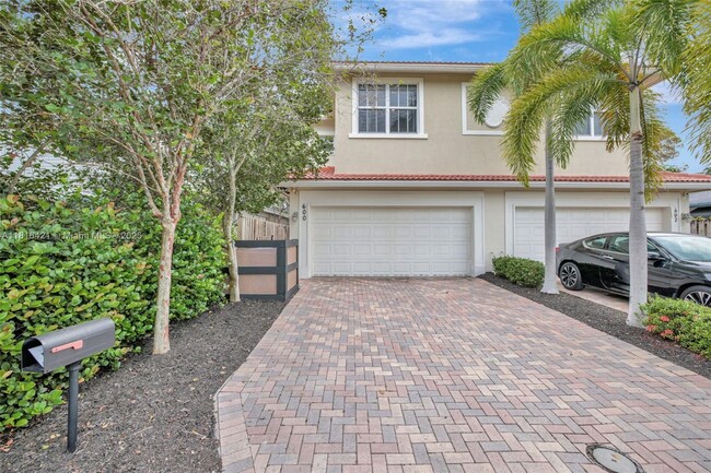 Primary Photo - 600 SW 8th St