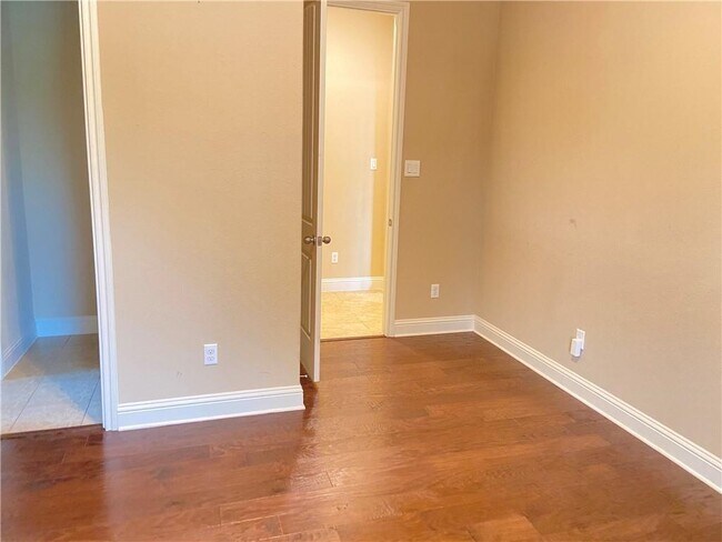 Building Photo - 3216 Herradura Dr