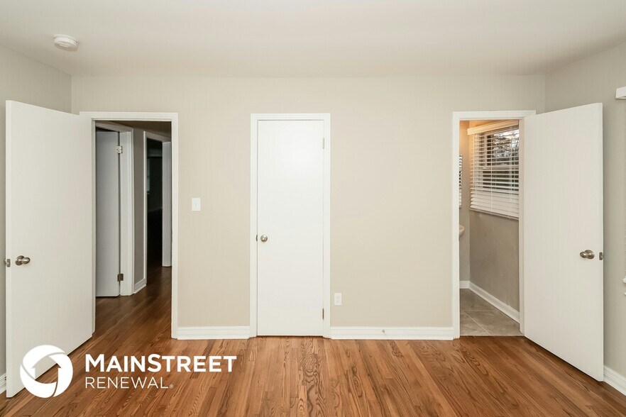 Building Photo - 513 Goldenrod Dr