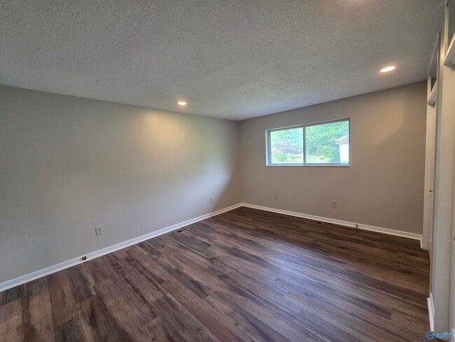 Building Photo - 1209 Governors Dr SE