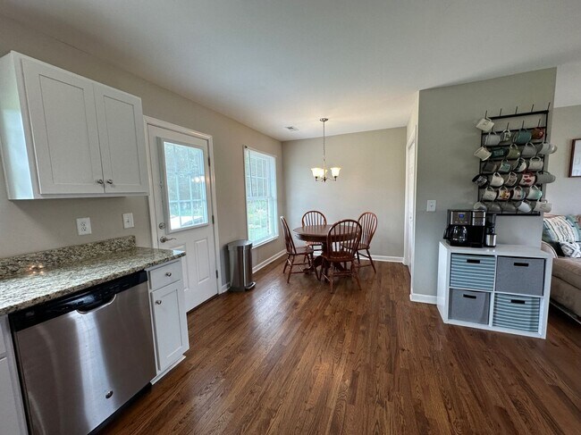 Building Photo - 3 bedroom/1 bathroom home in Central, SC