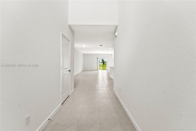 Building Photo - 10722 NW Moon Rise Ln