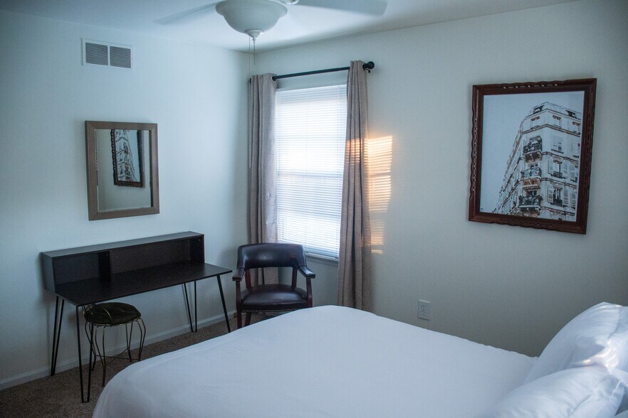 Building Photo - 239 S Ashbrook Cir