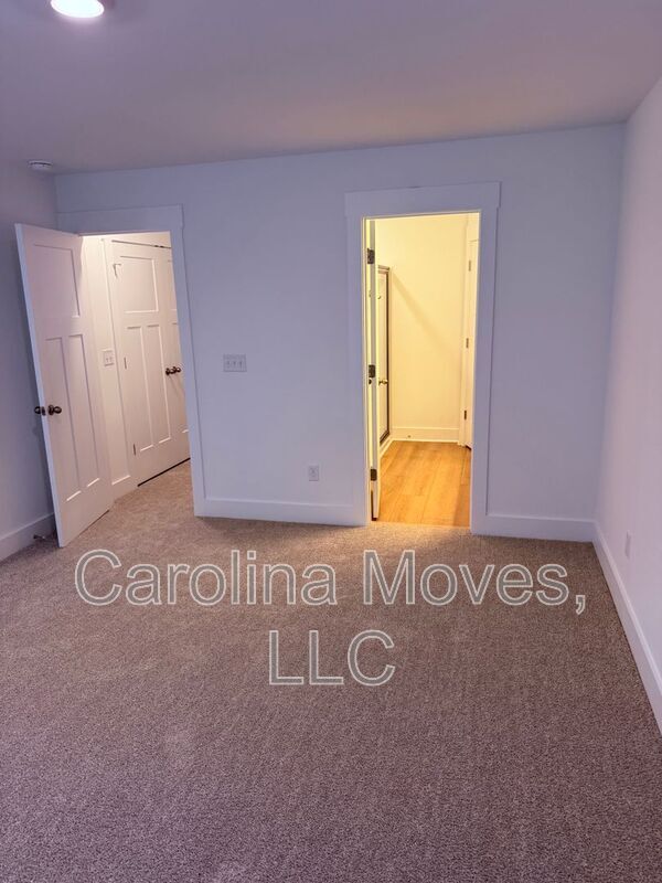 Building Photo - 508 Round Rock Wy