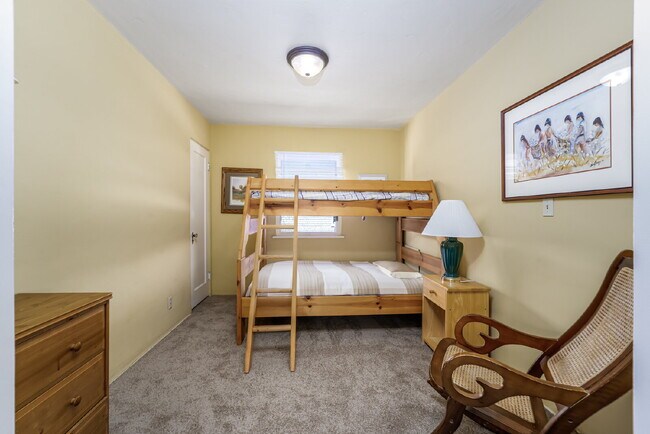 Building Photo - "Charming 4-Bedroom Classic Cottage & Cozy Fireplace in heart of Balboa