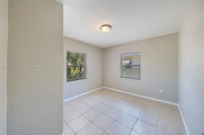 Building Photo - Adams Street