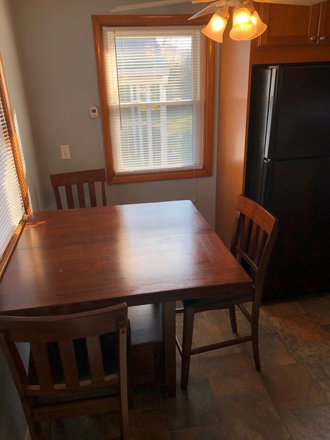 Building Photo - Beautiful 3 Bedroom Home For Rent in Millcreek!