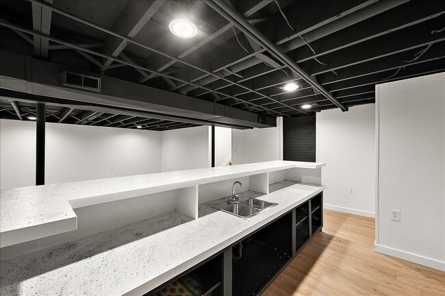Building Photo - 11489 Anna Lisa Dr
