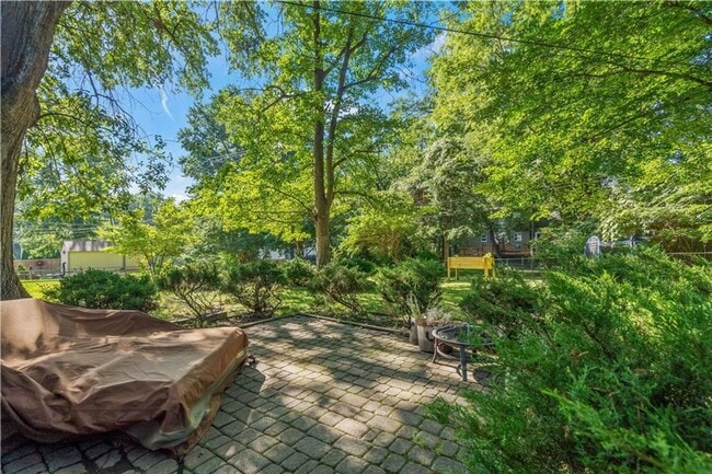 Building Photo - Charming Prairie Village Ranch + Designer ...