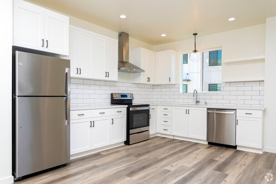 Park West at Stockdale River Ranch 250 S Heath Rd Bakersfield CA