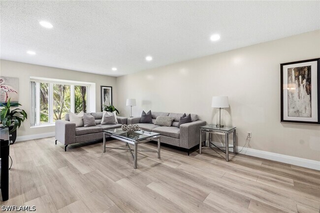 Building Photo - 428 Meadowlark Ln