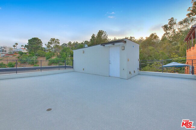 Building Photo - 2608 Corralitas Dr