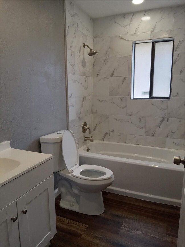 Building Photo - 108 Greentree Ln